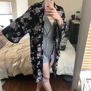 SPIRITUAL GANGSTER FLORAL KIMONO